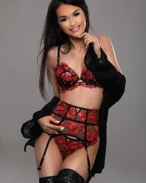 Photo from listing “Ana – Lebanese escort in Beirut”, age 24