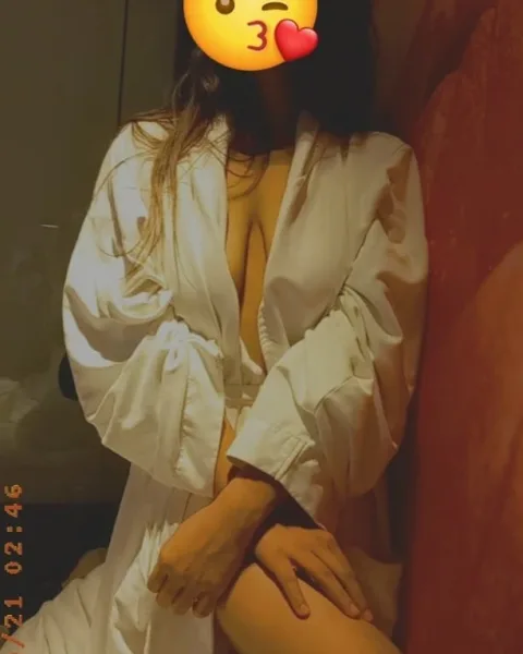 Photo from listing “Uzma Shaikh – Indian escort in Mumbai”, age 21