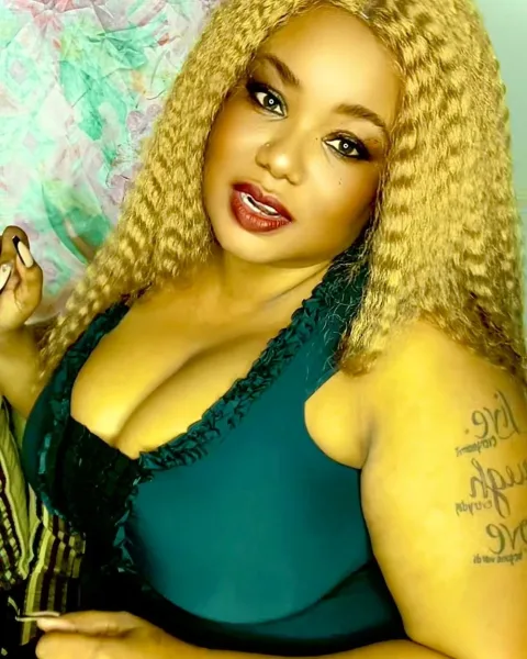 Photo from listing “Thick Madam – South African dominatrix in Beirut”, age 30