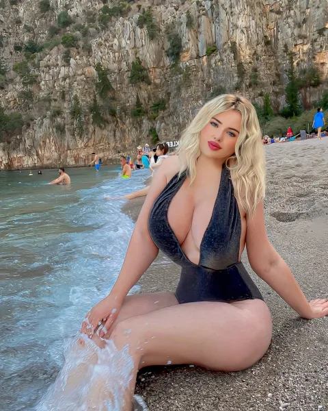 Photo from listing “لارا – Lebanese escort in Beirut”, age 20