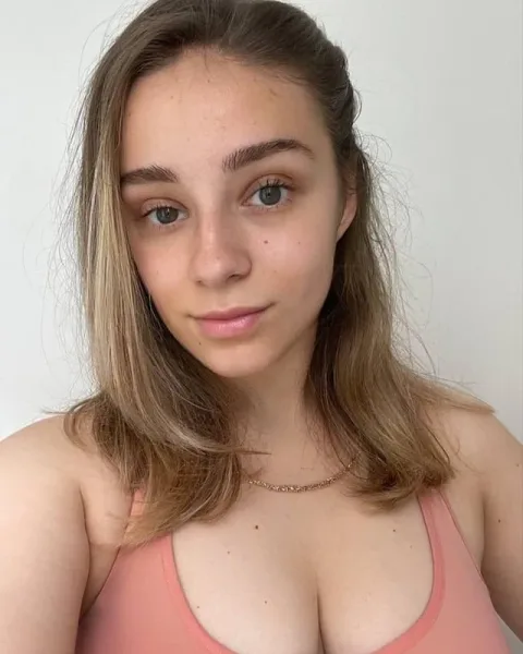 Photo from listing “Julia Escort – Algerian escort in Tunis”, age 25
