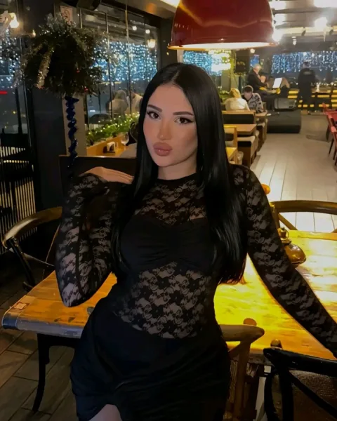 Photo from listing “Nivin – American escort in Beirut”, age 23