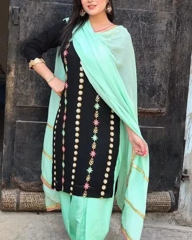 Photo from listing “Fatima Khan – Pakistani escort in Rāwalpindi”, age 18
