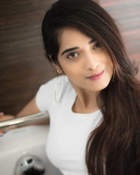 Photo from listing “Sana – Pakistani escort in Lahore”, age 24