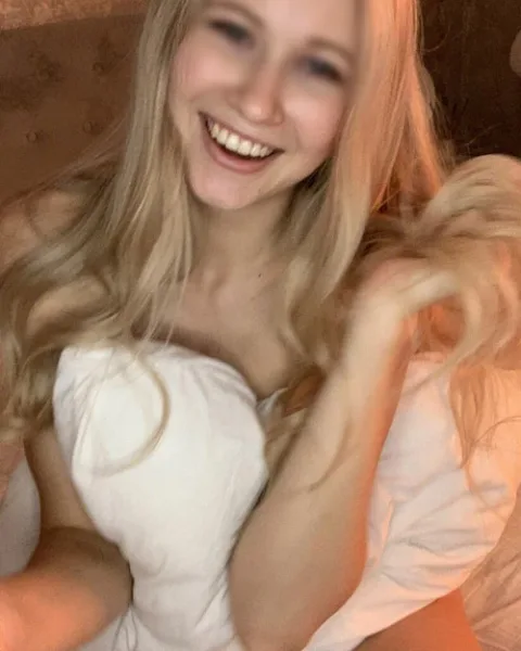Photo from listing “Avril”, age 24