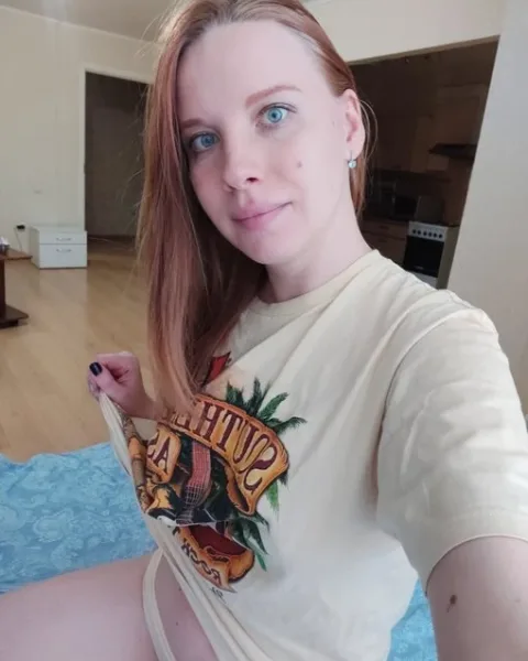 Photo from listing “Alice”, age 27