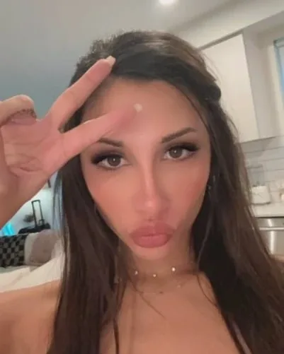 Photo from listing “Alice”, age 27