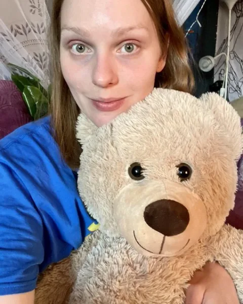 Photo from listing “Laura”, age 25