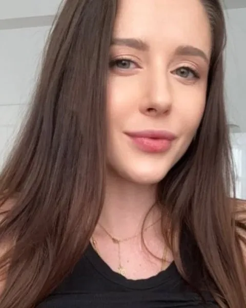 Photo from listing “Juliana”, age 27