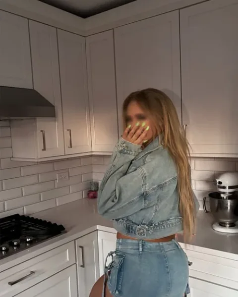 Photo from listing “Esra”, age 24