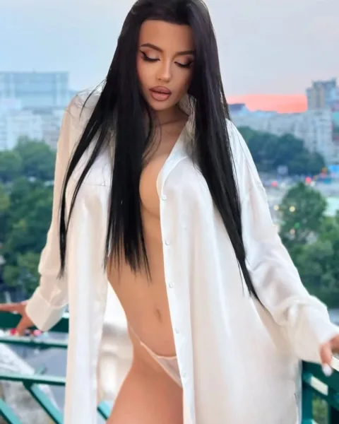 Photo from listing “Carla”, age 19