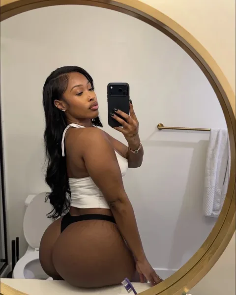 Photo from listing “Niro”, age 26
