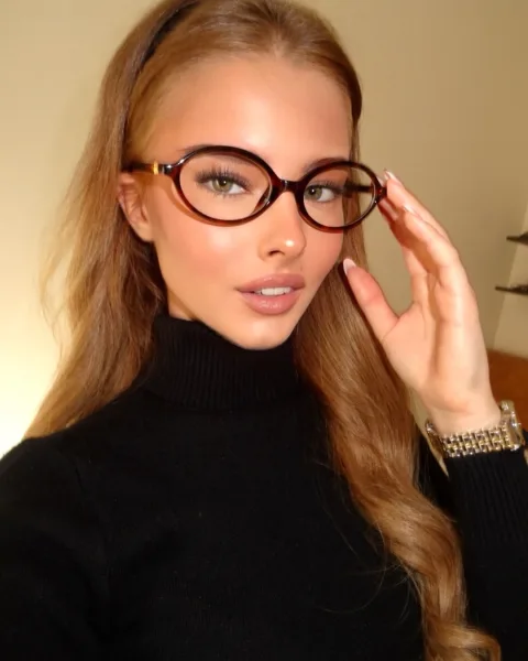 Photo from listing “SHIRA”, age 21