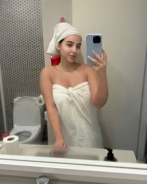 Photo from listing “Julie”, age 27