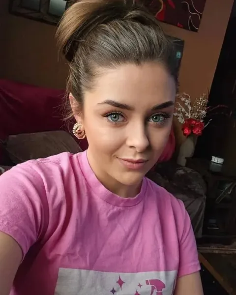 Photo from listing “Jess”, age 25
