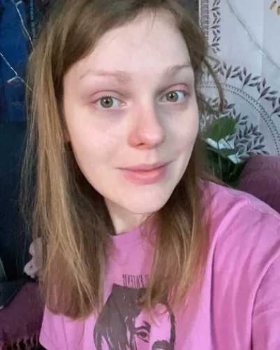 Photo from listing “Laura”, age 23