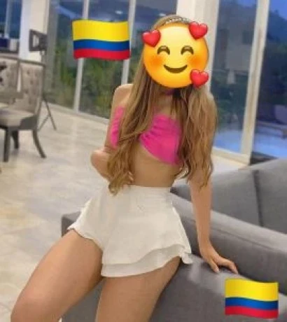 Salomé Colombiana — 4 / 9