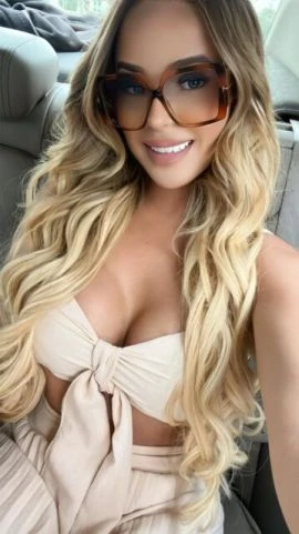 Clara Sanches — 5 / 9
