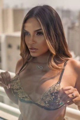 Sabrina Lemos — 4 / 9