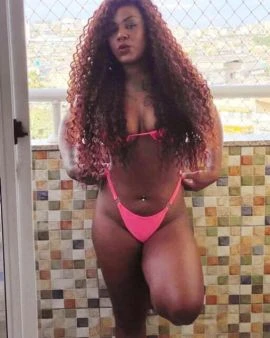 Ágatha Salles — 4 / 5