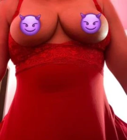 Débora Medeiros — 1 / 6