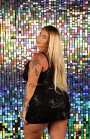 Vivi Sampaio — 3 / 5