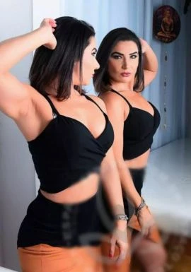 Sheila Castro — 2 / 5