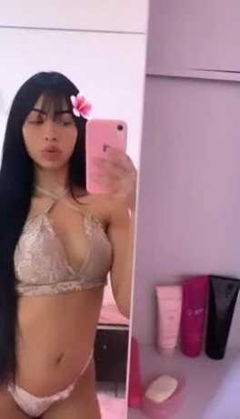 Lilith Luara — 2 / 5