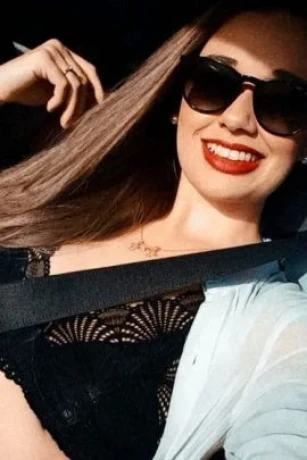 Julye Alves — 3 / 5