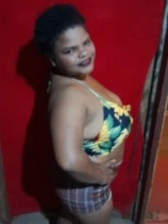 Vanessinha Pires — 4 / 5
