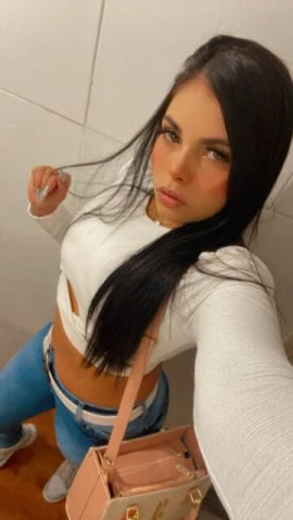 Bruna Gonçalves — 3 / 5