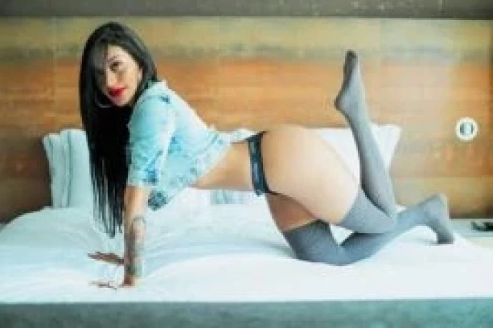 Carol Prado — 8 / 9