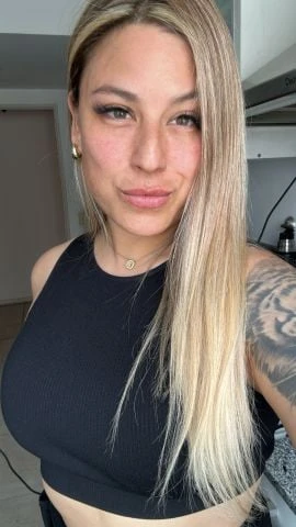 Pamela — 2 / 9