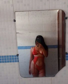 Lua Robledo — 6 / 9