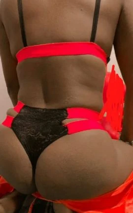 Luanny Mendes — 3 / 4