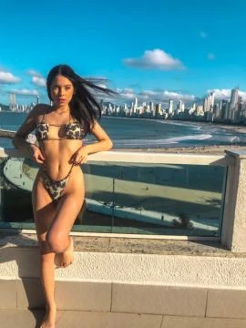Luna Vieira — 4 / 5