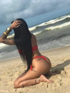 Letícia Lopes — 2 / 5
