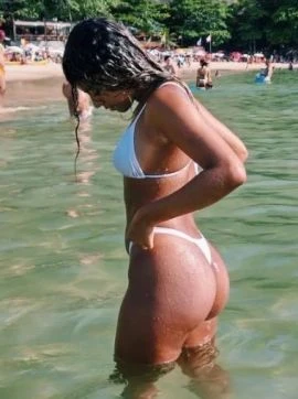Agatha Santos — 2 / 5