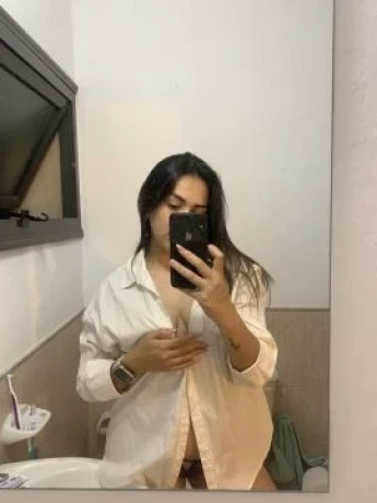 Tami Nicolle — 2 / 9