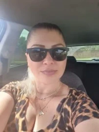 Jane Santos — 2 / 4