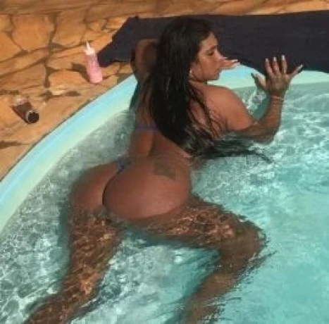 Nicole Hartz — 2 / 4