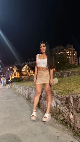 Nicole — 8 / 9