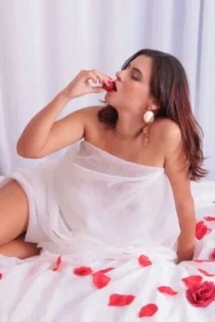 Aline Garcia — 1 / 9