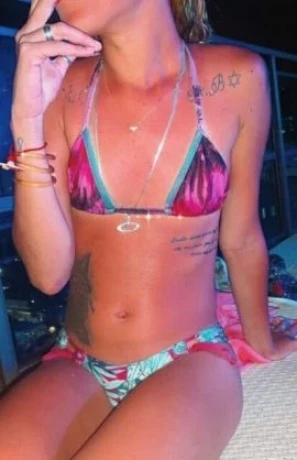 Júlia Nunes — 3 / 5