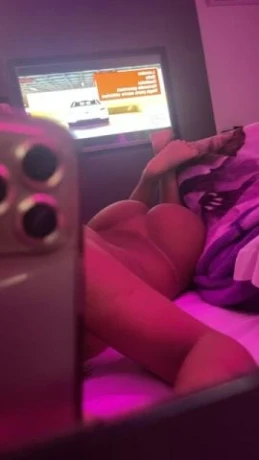 Bruna Brasil — 1 / 5