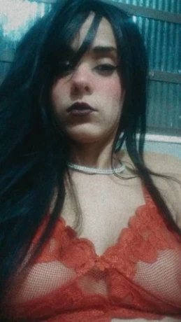 Mia Santos — 5 / 9