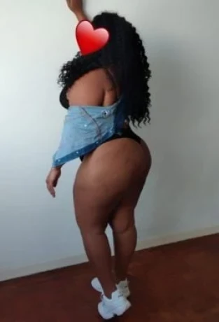 Bruna Albuquerque — 6 / 9