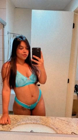 Estefane Medeiros — 8 / 9