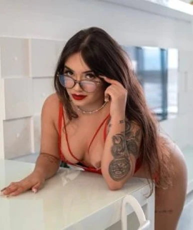 Mel Scarlet — 2 / 5