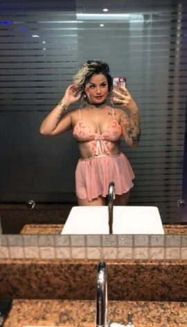 Kelly Monroe — 4 / 5